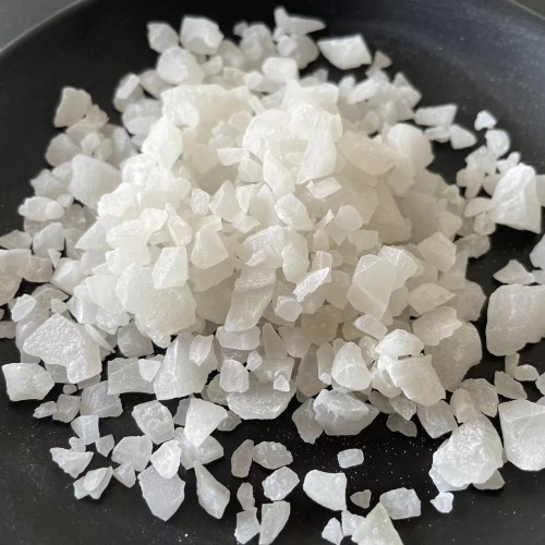 China 16.5% Al2(SO4)3 Aluminium Sulphate Salt White Flakes For Water Treatment on sale