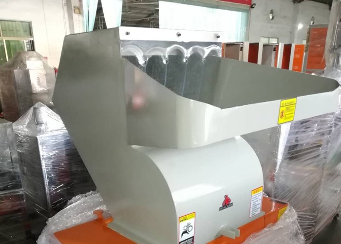 Quality 1200 KG / Hr Glassfiber Plastic Bottle Crusher For Recycling Process / Plastic Shredder Machine wholesale