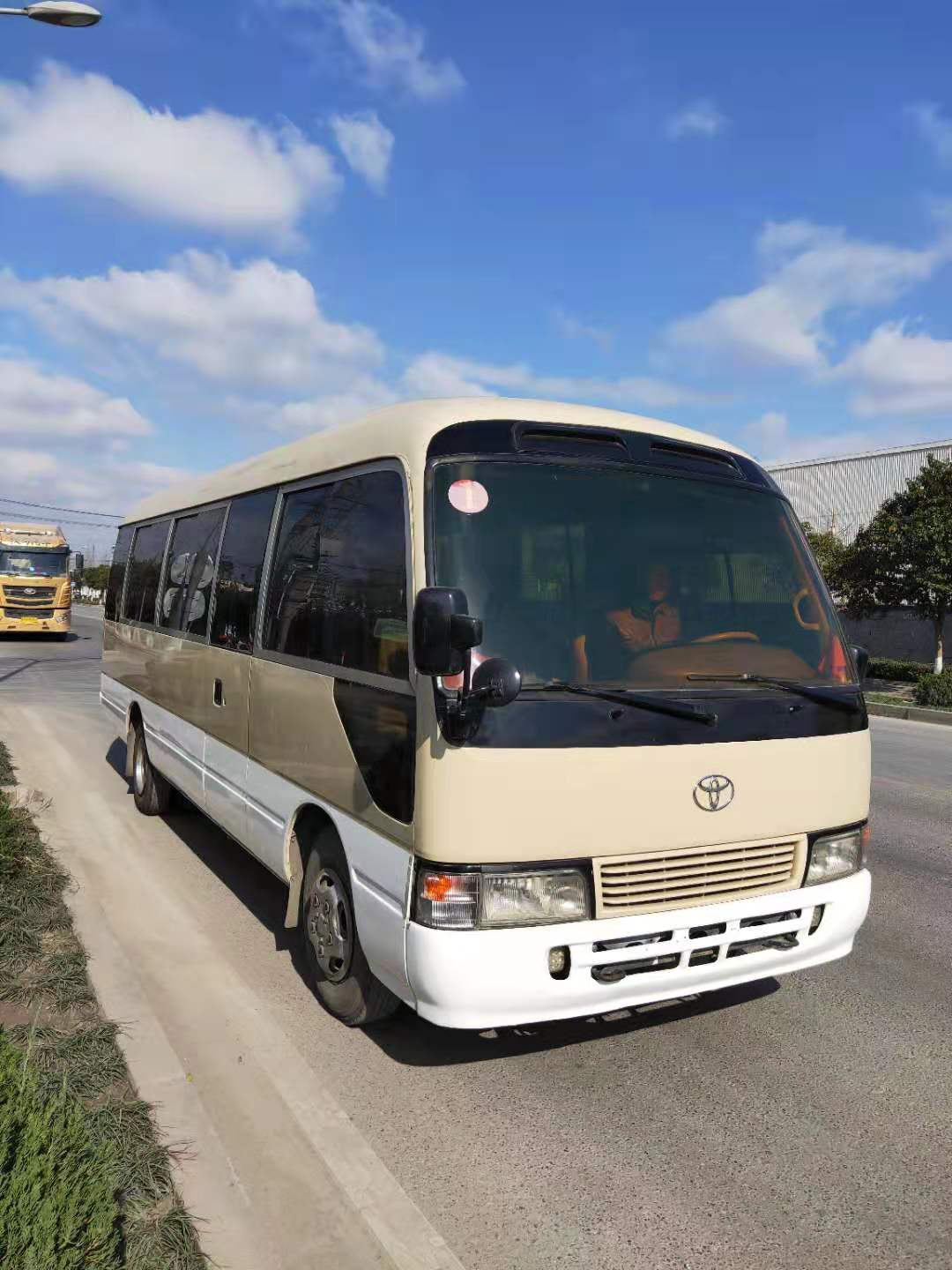 Quality Good condition Japan Brand used Coaster bus toyota second hand mini coach bus for sale wholesale