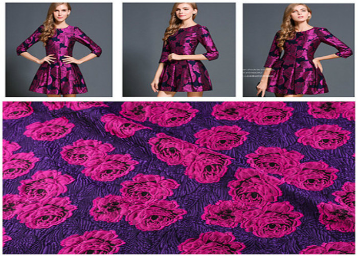 Quality 560g/M Vintage Rose Print Fabric , Roll Dyed Wool Print Fabric Anti Static wholesale
