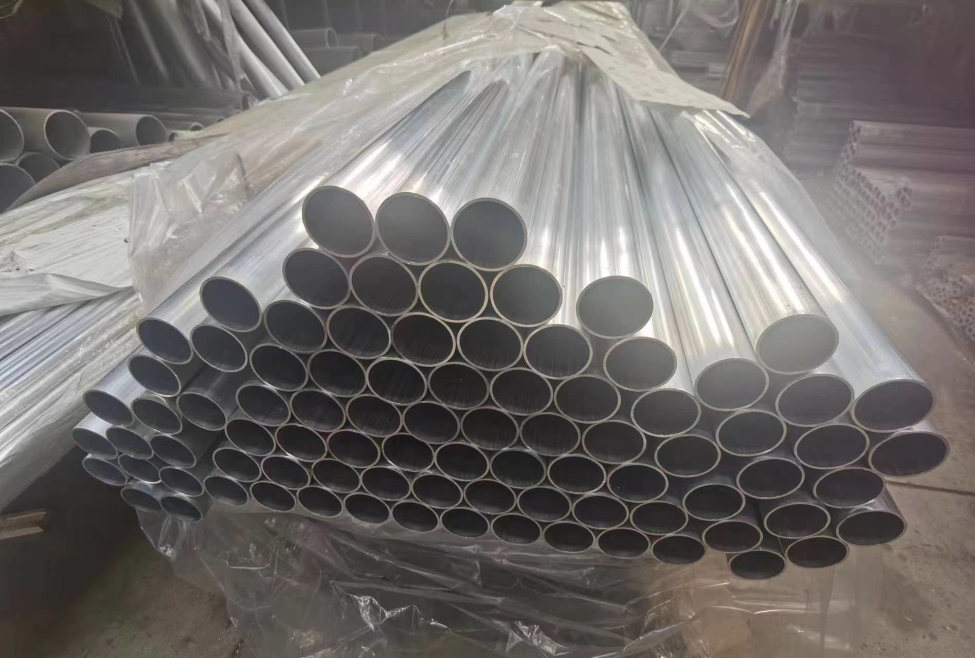 China Marine Grade Aluminium Alloy Round Pipe Tube 2024 3003 5052 5083 6063 6082 7075 6061 T6 on sale