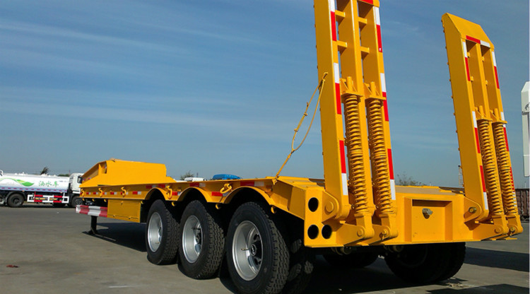 Quality 3 Axles Gooseneck Low Bed Trailer Transporter 70 Ton For Heavy Excavator Wheelloader wholesale