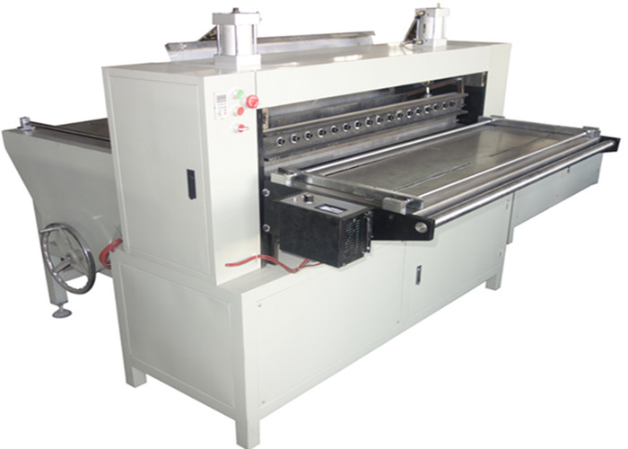 Quality 200 C Degree Oil Filter Making Machine Knife Pleating Media Pleating wholesale