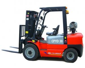 Quality YTO 4 Wheel Drive Forklift , 10km/H 3 Ton Forklift With Gasoline Engine wholesale