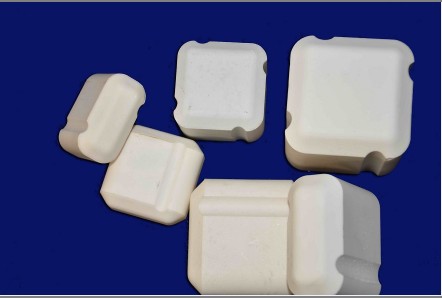 Quality 92% Al2O3 impact-resistant cubes-1-1 wholesale