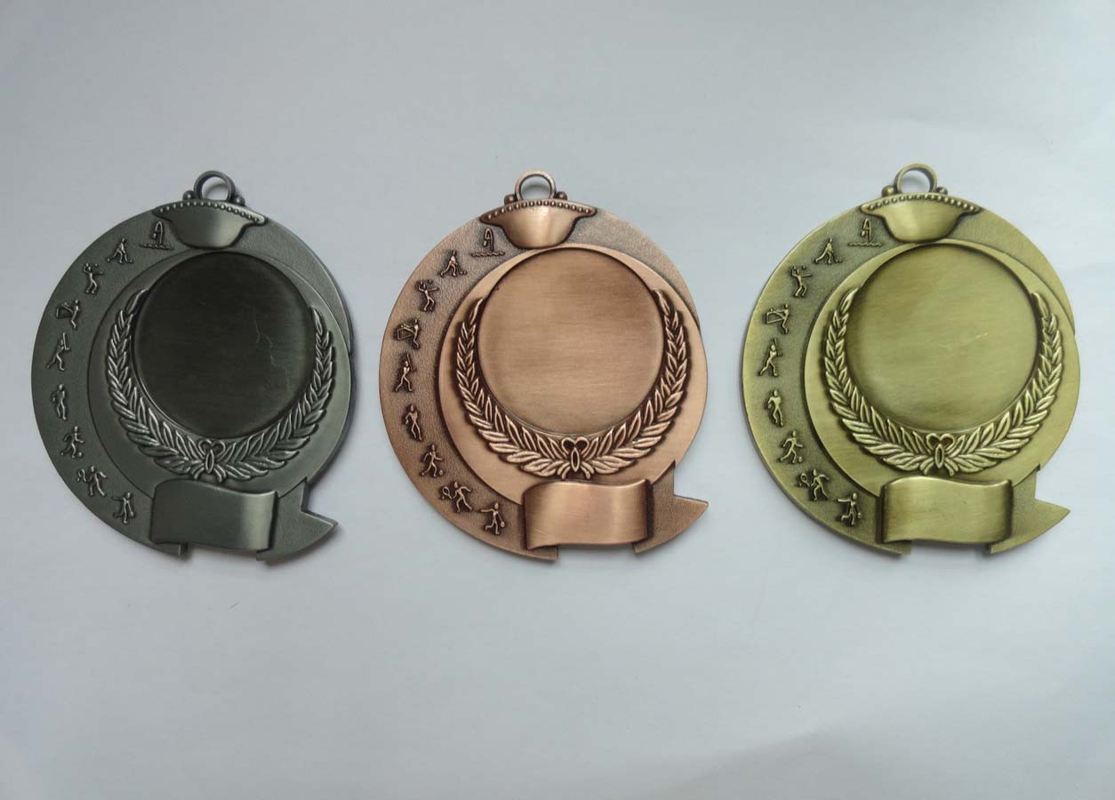 Quality Zinc Alloy Antique Gold Plated 3D Die Cast Military, Sport, Awards Medals without Enamel wholesale