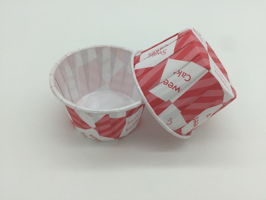 Quality Stitching Color Red And White Baking Cups , Cupcake Paper Cases Mini Birthday Cake Holder wholesale