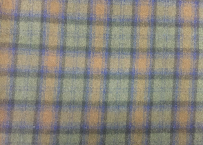 Quality 570 G/M Tartan Upholstery Fabric Soft , 70% Wool Blend Fabric Durable wholesale