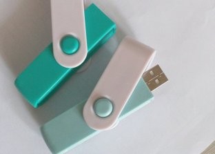 Quality Small Green Eco-friendly Usb Ionic Air Purifier for Computers with rotate protective cover wholesale