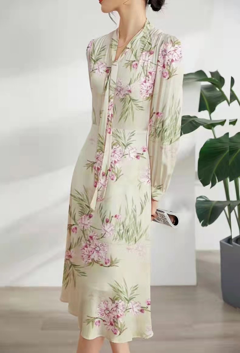 Quality 100% Silk 19MM Willows shed tear Women Fashion Dress wholesale