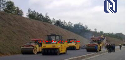 Single Drum Roller Road Maintenance Machinery XCMG Yellow Color