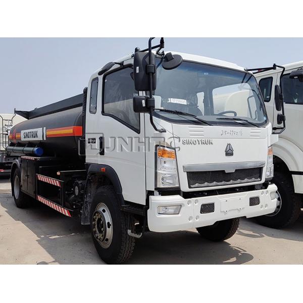 HOWO 4000 Liters 5000 Liters Fuel Tank Truck 5 Metric Ton Fuel Dispensing Trucks