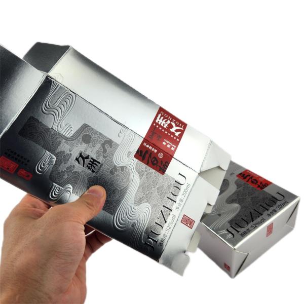 CMYK White Cardboard Wine Carrier Customzied Paper Packaging Boxes