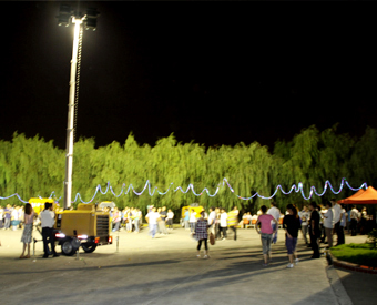 4x350W 9m Diesel Portable Light Tower 2KW Honda Generator Crane Light