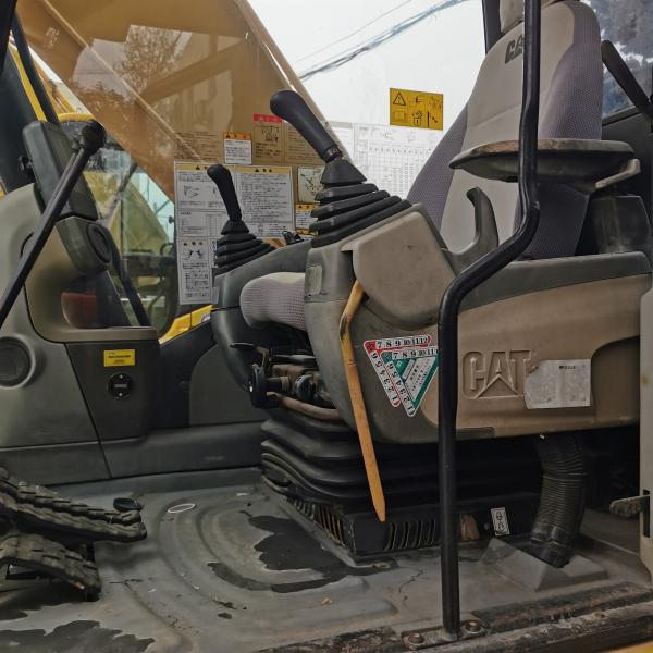 Original Used 320b 320c Crawler Excavator with Original Hydraulic Cylinder Valve