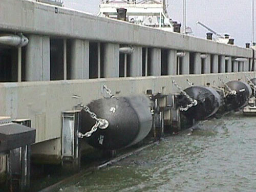 400mm Dia 800mm Long Foam Filled Marine Fenders Good Resilience