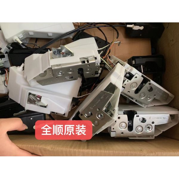 OEM CNHC15-V219A65-CA/ CNHC15-V219A64-CA Door Lock Block Specifications engine mounting For Ford Transit/Teshun