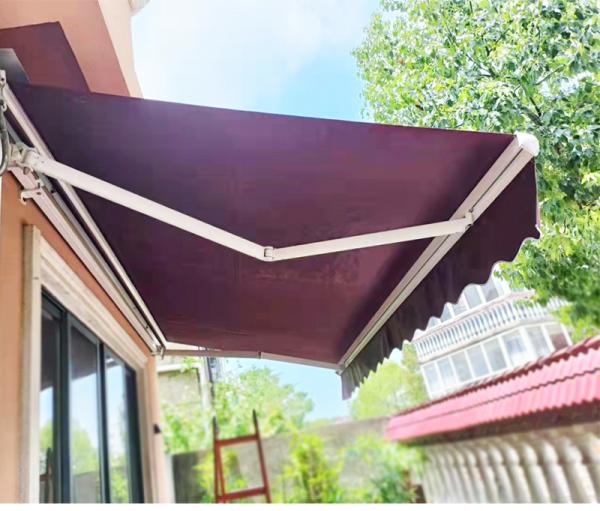 light open retractable awning / Both motor and manual control awning