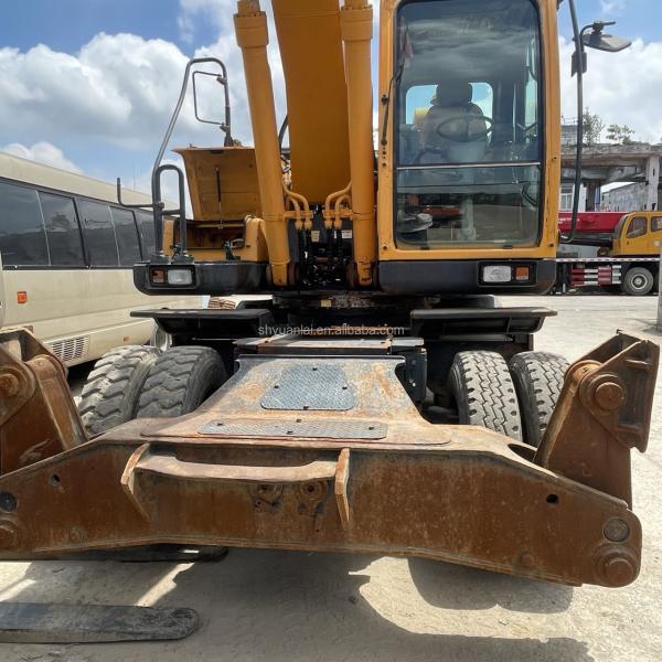 Hyundai 210 Excavator 2019 Model with Operating Weight 20560kg in High Demand