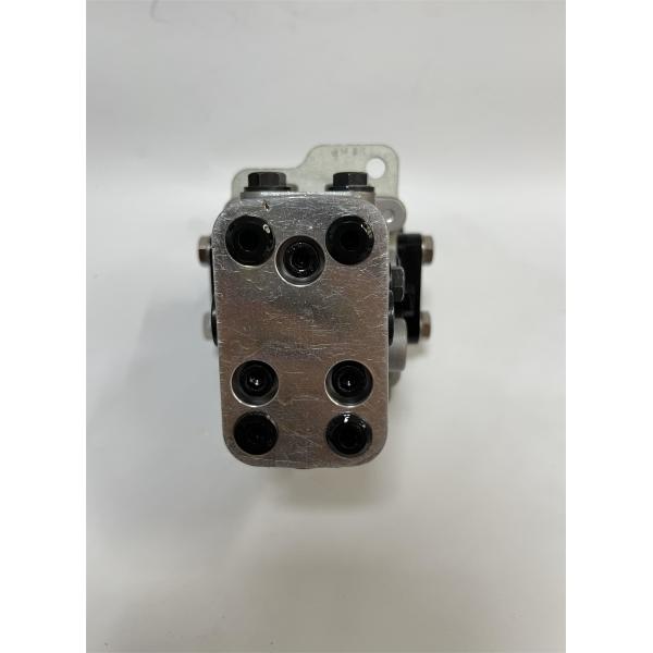 PC200-7 Komatsu Stroke Control Valve , 702-16-01861 Hydraulic Foot Pedal Valve