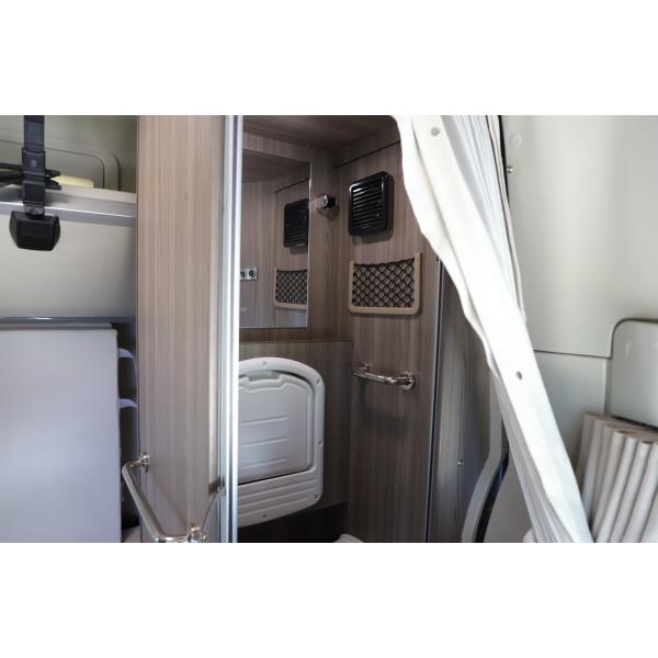 Jiefang 6x4 Tractor Trucks Living Cabin Bule Color 560hp CA Engine 10 Tires LHD