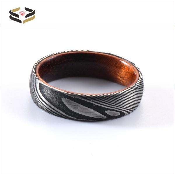 6mm 8mm Etched Damascus Steel Wedding Rings With Rose Wood Sleeve Inlay For Christmas Gift Jewelry Type Rings Materials