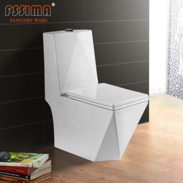 Bathroom 185mm P Trap S Trap WC Diamond Shape Ceramic One Piece Toilet