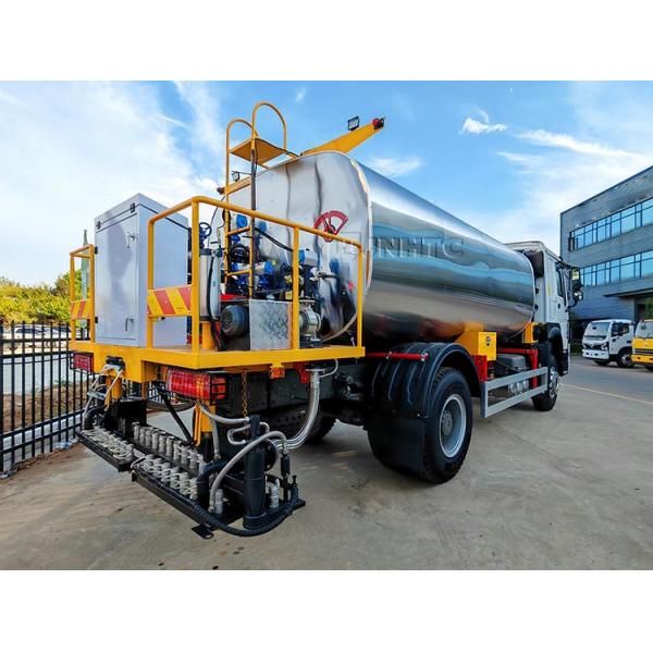 HOWO 4X2 340HP Intelligent Bitumen Spreader Asphalt Spraying Equipment Trucks