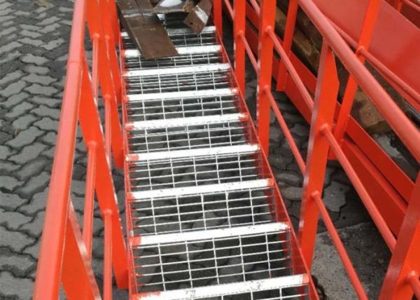 Cheap Expanded Steel Stair Treads Grating , Galvanized Bar Grating Stair Treads for sale