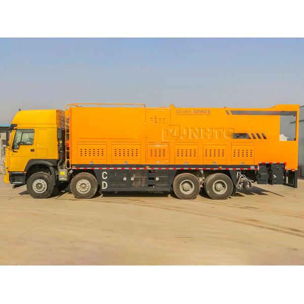 8x4 Rubber Asphalt Gravel Macadam Synchronous Sealing Truck HOWO A7