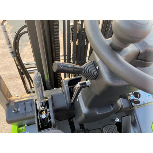 Side Shifter 4x4 Forklift YUNNEI Engine 3500kg Small Off Road Forklift