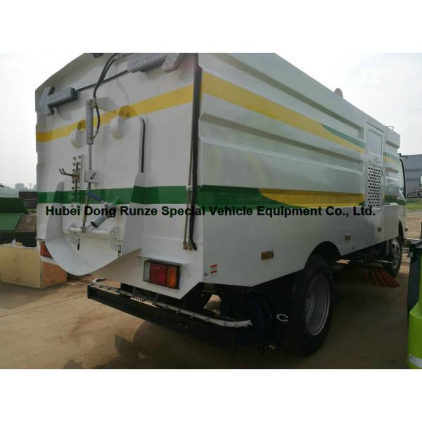 Multifunctional ISUZU Road Cleaning Truck , Vacuum Broom Sweeper Truck