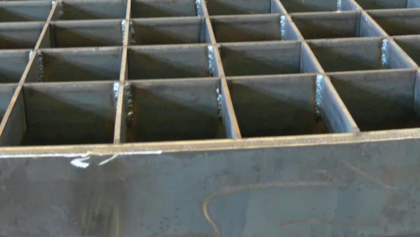 heavy steel grating