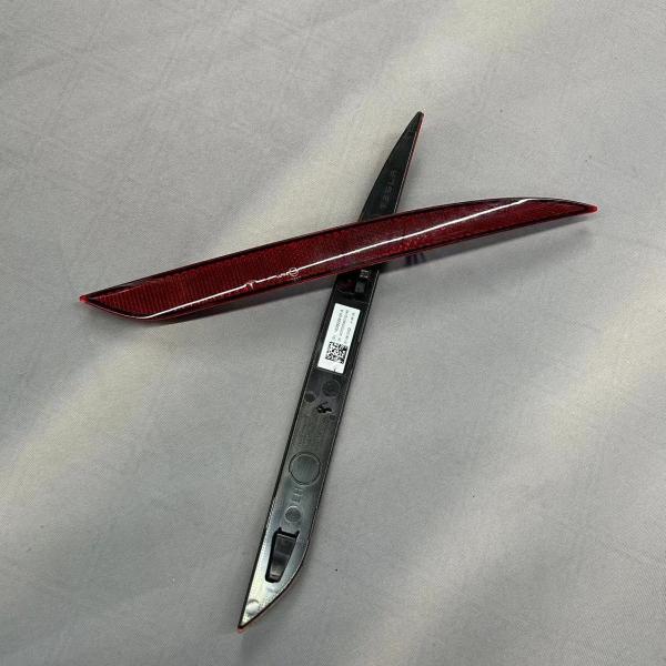 Enhance Your Car'S Style With Model 3 Car Bumper Rear Light 1077406-00-F 1077407-00-F