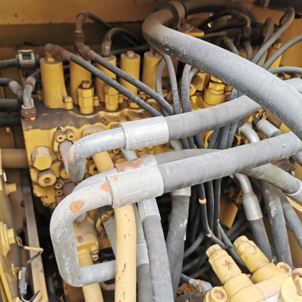 Original Used 320b 320c Crawler Excavator with Original Hydraulic Cylinder Valve