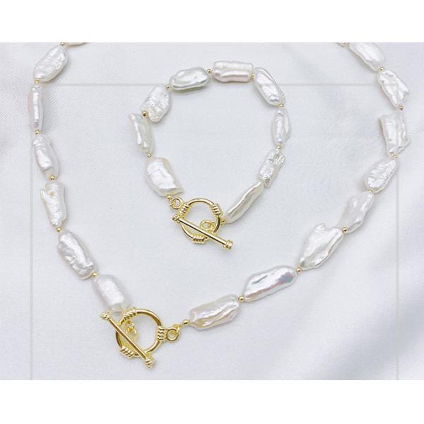 Baroque Pearl Coin Portrait Pendant Necklace for Women Vintage Link Chain Necklace Natural Baroque Pearl necklace