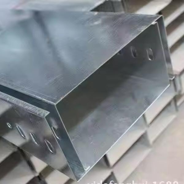 Indoor Or Outdoor Stainless Steel Cable Tray With Customized Length And Ventilation For Superior Air Circulation