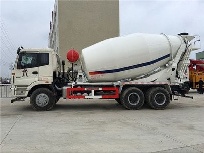 10m3 Concrete Cement Truck With Left Hand Drive And 12.00R20 Steel Wire Tire