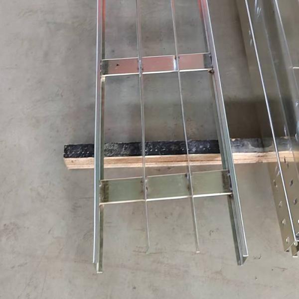 Light Duty Hot Dipped Galvanized Raceway Type Cable Tray For Smooth Cable Management