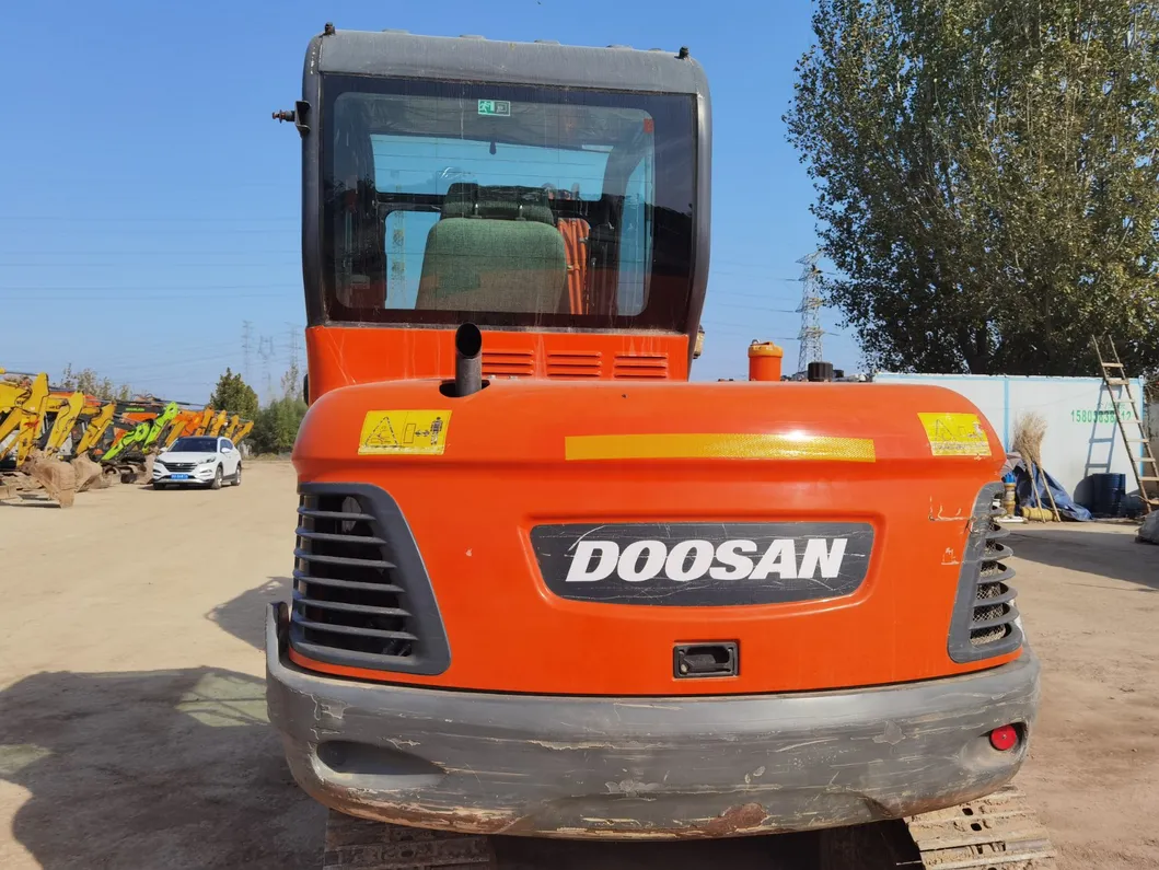 Super Low Price for Sale Used Boutique Mini Excavator Doosan 60, Small 6t Excavator High Quality Excavator, Excellent Condition