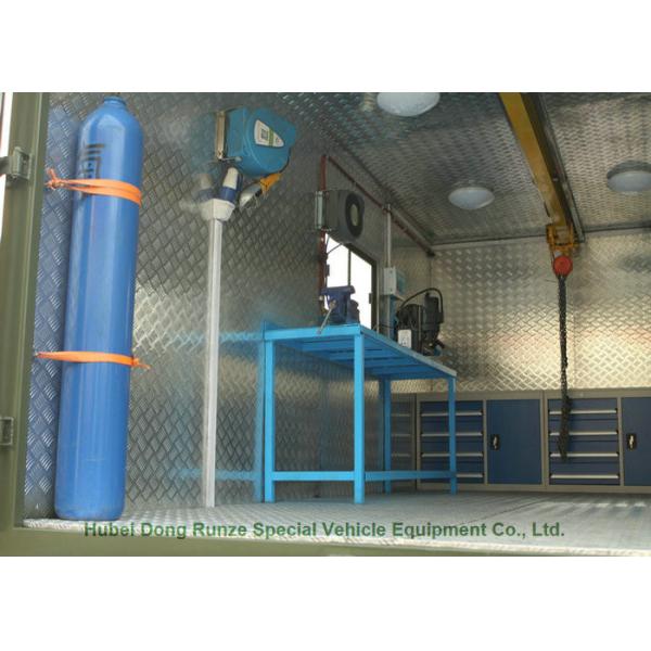 Enclosed HOWO Mobile Workshop Truck Multifunctional 6x4 for Vehicle Maintenance