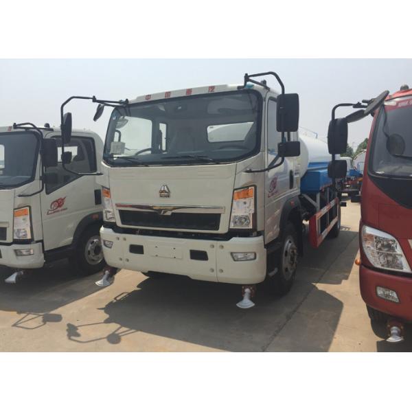 SINOTRUK HOWO Light truck Water Tank Truck 5-8CBM For Road Flushing