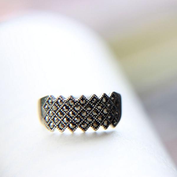 Thai Sterling Silver Band Ring with Marcasite Vintage Old Style Jewelry (R121401)