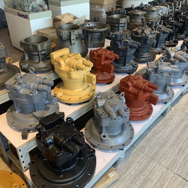 DH80 Swing Device 170303-00032 Cast Iron Swing Motor for Excavator Parts DH55 DH60