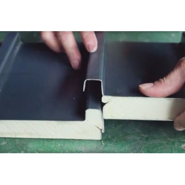 45mm PU Polyurethane Aluminium Insulated Roof Panels Customized For Poultry Farm