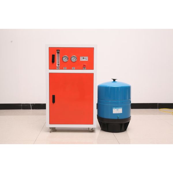 Customized Voltage 500l/H Salty Water To Pure Water Treatment Purify Automatic Operation