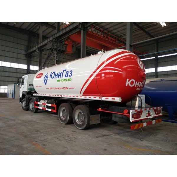 Sinotruk LP Gas Transport Truck , 34.5cbm Howo 15mt 18ton Propane Service Truck