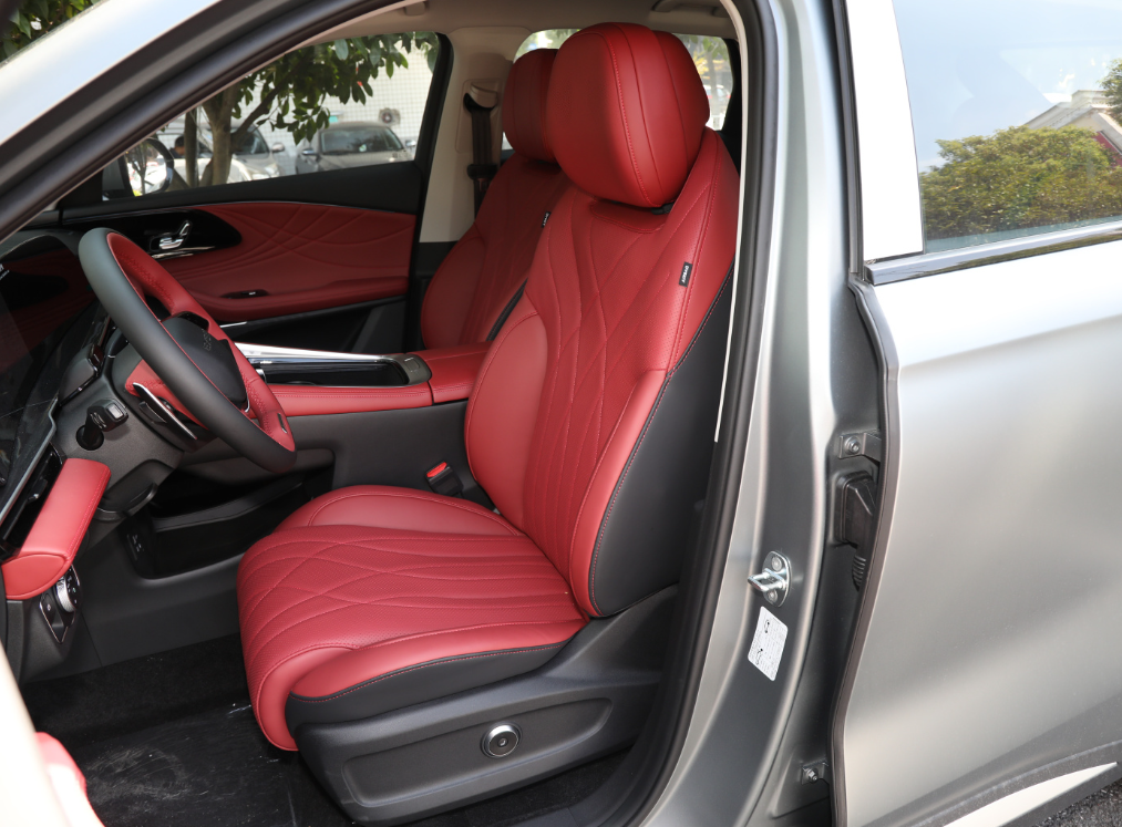 Fast Electric 4x4 Utility Vehicle Exeed Yaoguan LED Headlight Electric Parking Brake