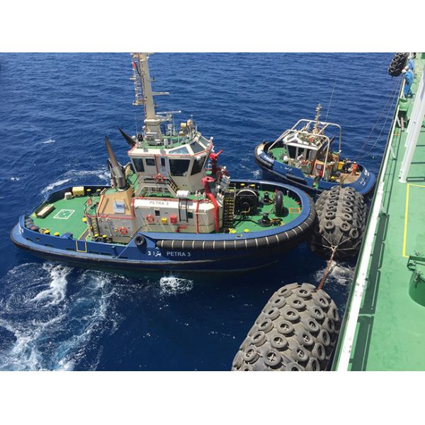 Marine Vessel Ship 50kPa Pneumatic Rubber Fender With Tires And Chains Protect Dock Ship