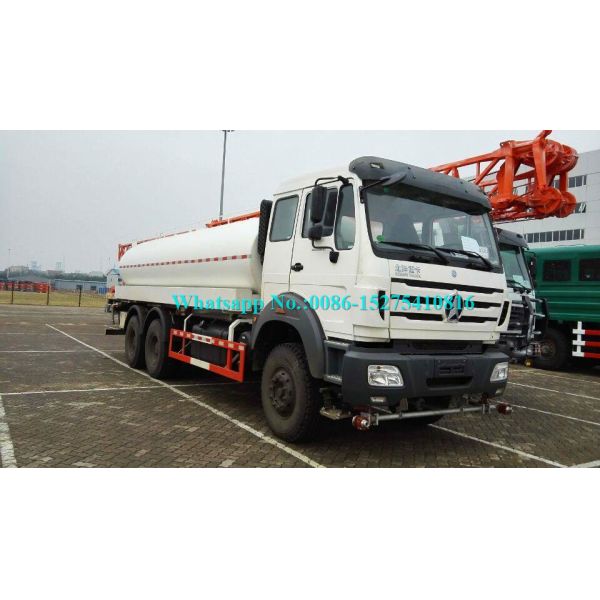 Powerful Off Road Water Cart Truck , 25000L Water Transport Truck Optional Color